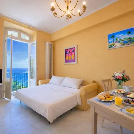I Deluxe Seafront - Sea View - Garden & Terrace -prime Location- 戛纳