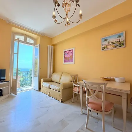 I Deluxe Seafront - Sea View - Garden & Terrace -prime Location- *