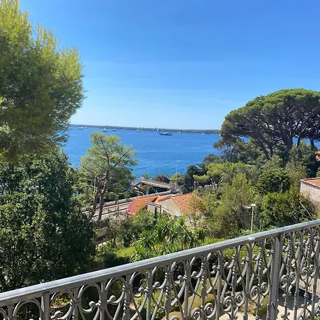 Villa I Deluxe Seafront - Sea View - Garden & Terrace -prime Location-