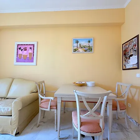 I Deluxe Seafront - Sea View - Garden & Terrace -prime Location- *