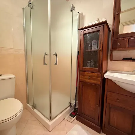 I Deluxe Seafront - Sea View - Garden & Terrace -prime Location- Villa