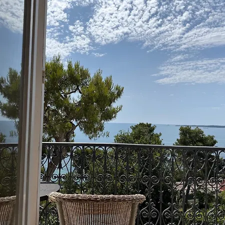 I Deluxe Seafront - Sea View - Garden & Terrace -prime Location- Cannes