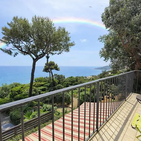 Beachfront I Garden - Terrace & Sea View -prime Location- Free Parking Cannes