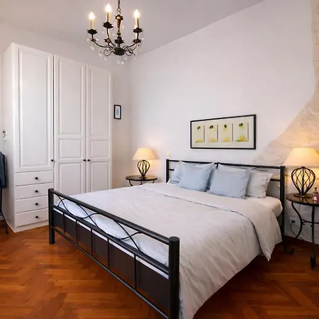 I Deluxe Seafront - Sea View - Garden & Terrace -prime Location- *