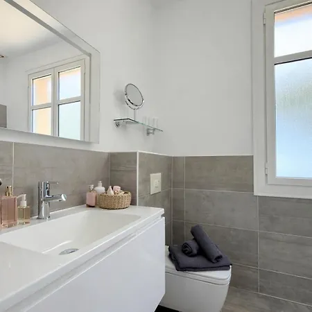 I Deluxe Seafront - Sea View - Garden & Terrace -prime Location- Villa *